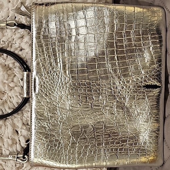 Thacker Crossbody Bag - Picture 2 of 16